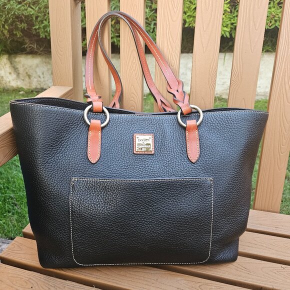 Dooney & Bourke Handbags - DOONEY & BOURKE Pebble Leather Grain Tammy Tote EUC
